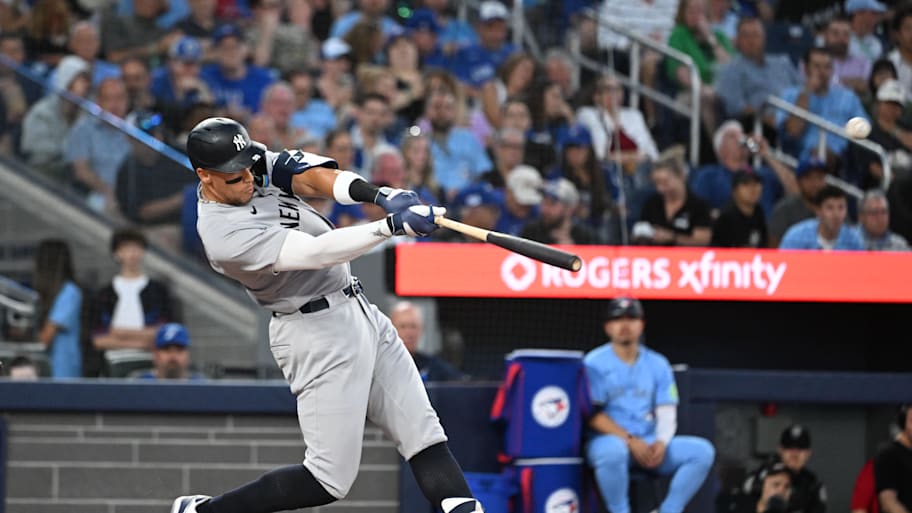 Aaron Judge homers against the Blue Jays. | Dan Hamilton-Imagn Images