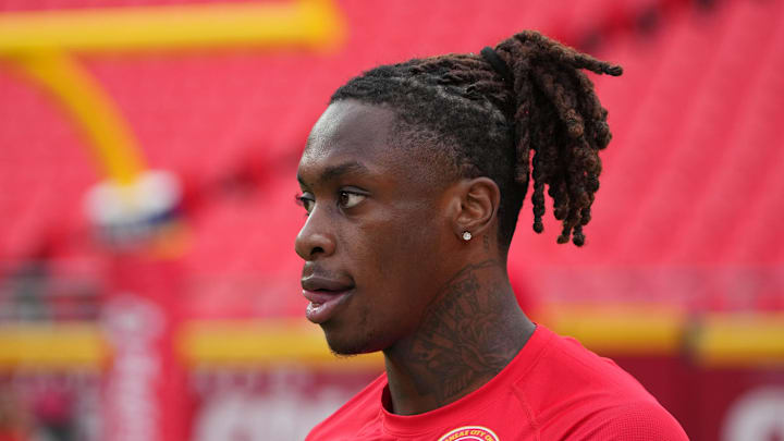 Aug 22, 2024; Kansas City, Missouri, USA; Kansas City Chiefs wide receiver Xavier Worthy (1) warms up against the Chicago Bears prior to a game at GEHA Field at Arrowhead Stadium. Mandatory Credit: Denny Medley-Imagn Images