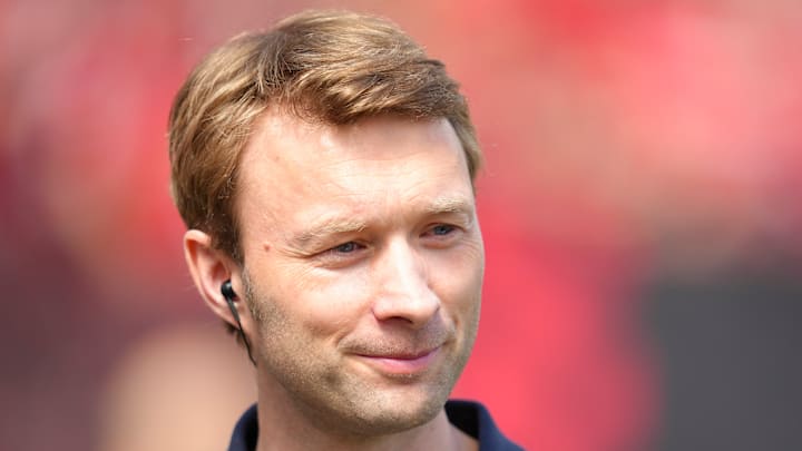 Simon Rolfes hat ein hoffnungsvolles Talent für Bayer 04 begeistern können. Simon Rolfes hat ein hoffnungsvolles Talent für Bayer 04 begeistern können.