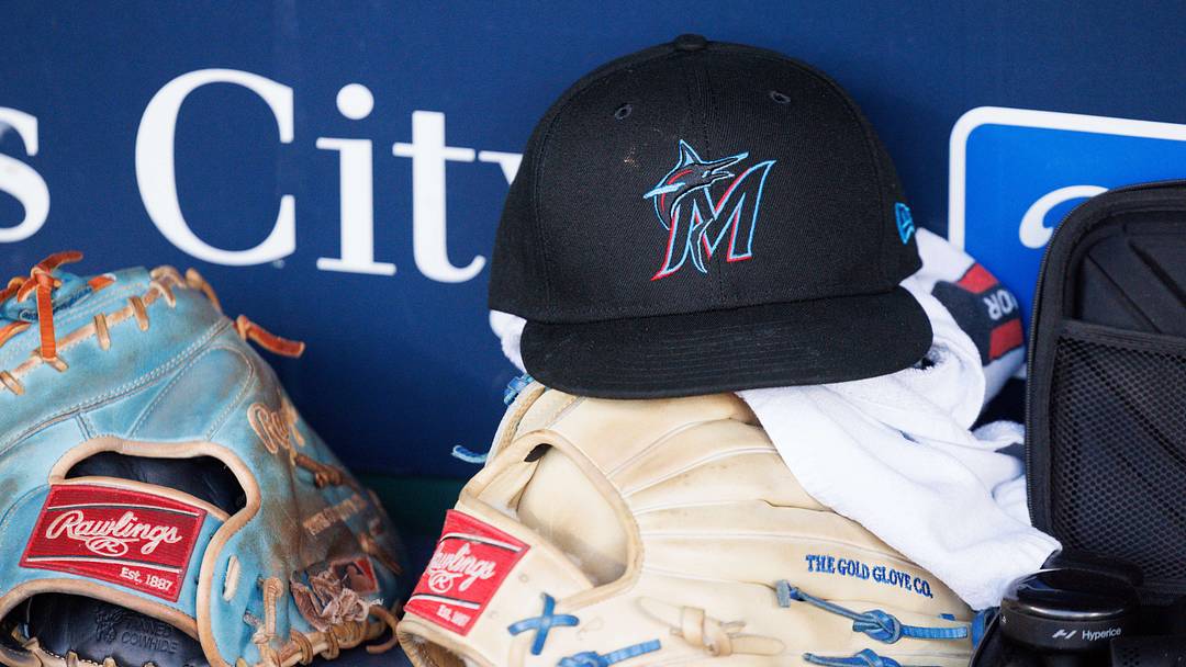 Miami Marlins hat Mandatory Credit: William Purnell-Imagn Images