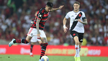 Vasco e Flamengo se enfrentam no Estádio Nilton Santos