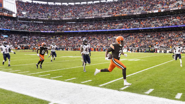 Dec 17, 2023; Cleveland, Ohio, USA; Cleveland Browns wide receiver Amari Cooper (2) runs the ball along the sideline for a to