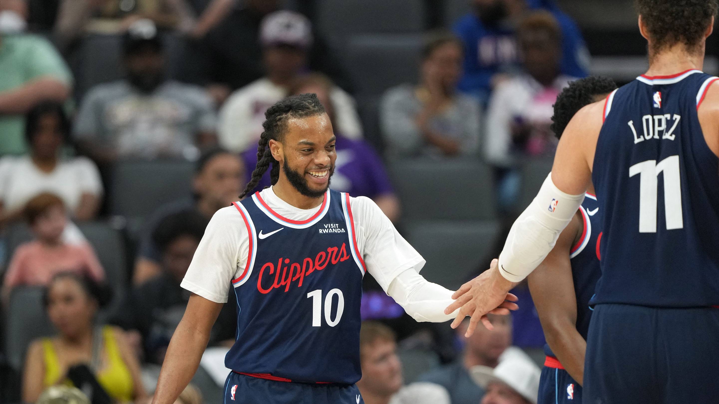 Clippers Starting Lineup and Rotation Now That Kawhi Leonard Is Officially a Raptor
