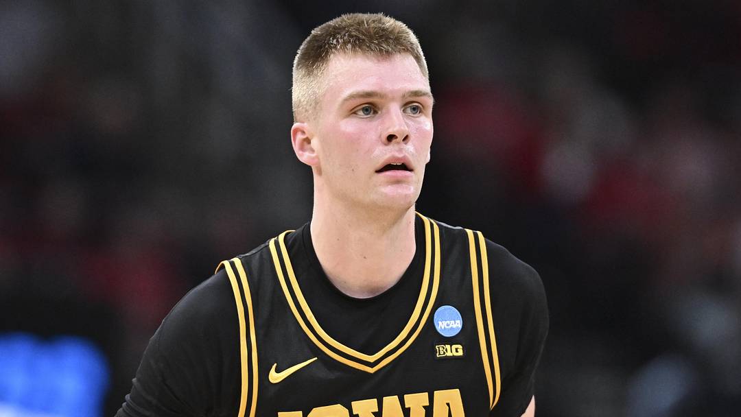 Mar 26, 2026; Houston, TX, USA; Iowa Hawkeyes guard Bennett Stirtz (14) looks on i1hh against the Nebraska Cornhuskers during a Sweet Sixteen game of the South Regional of the men's 2026 NCAA Tournament at Toyota Center. Mandatory Credit: Maria Lysaker-Imagn Images Mar 26, 2026; Houston, TX, USA; Iowa Hawkeyes guard Bennett Stirtz (14) looks on i1hh against the Nebraska Cornhuskers during a Sweet Sixteen game of the South Regional of the men's 2026 NCAA Tournament at Toyota Center. Mandatory Credit: Maria Lysaker-Imagn Images