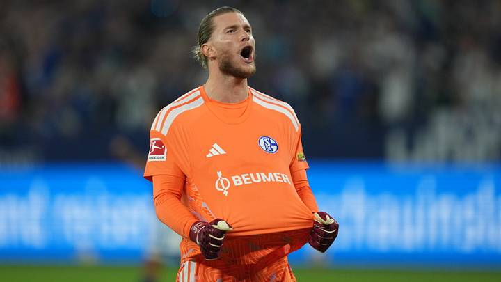 Sicherte Schalke 04 gegen den FC Bayern das erste Bundesliga-Remis der neuen Saison: Torhüter Loris Karius Sicherte Schalke 04 gegen den FC Bayern das erste Bundesliga-Remis der neuen Saison: Torhüter Loris Karius