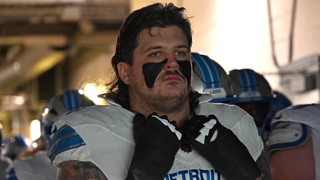 Nov 16, 2025; Philadelphia, Pennsylvania, USA; Detroit Lions guard Tate Ratledge (69) waits in the tunnel against the Philadelphia Eagles at Lincoln Financial Field. Mandatory Credit: Eric Hartline-Imagn Images