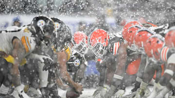 Pittsburgh Steelers v Cleveland Browns