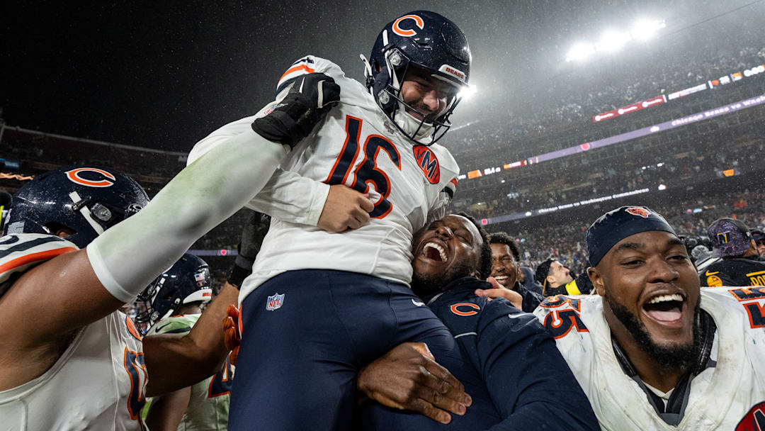 Chicago Bears v Washington Commanders - NFL 2025