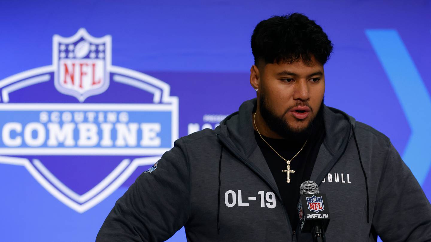NFL Mock Draft Roundup: Packers' top priority begins to emerge - Vimarsana News
