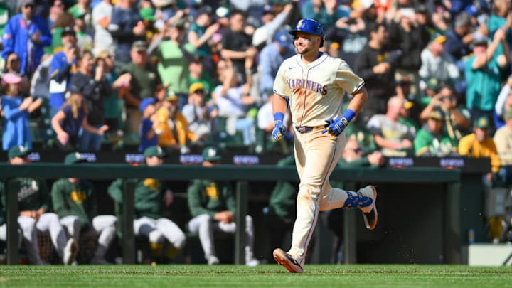 Seattle Mariners catcher Cal Raleigh agreed to a six-year extension with the franchise on Tuesday.