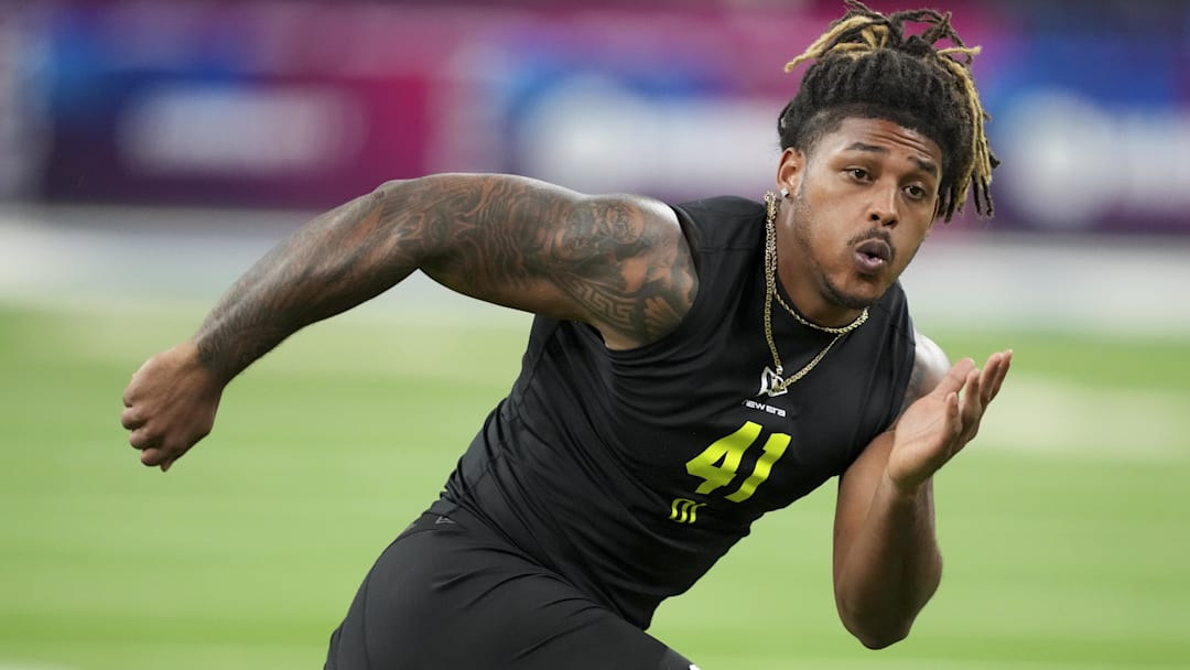 Texas A&M defensive lineman Cashius Howell (DL41) during the NFL Scouting Combine  at Lucas Oil Stadium.