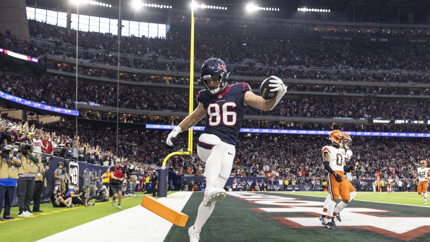 Houston Texans Top 11 Free Agents Feature Steven Nelson, Dalton Schultz