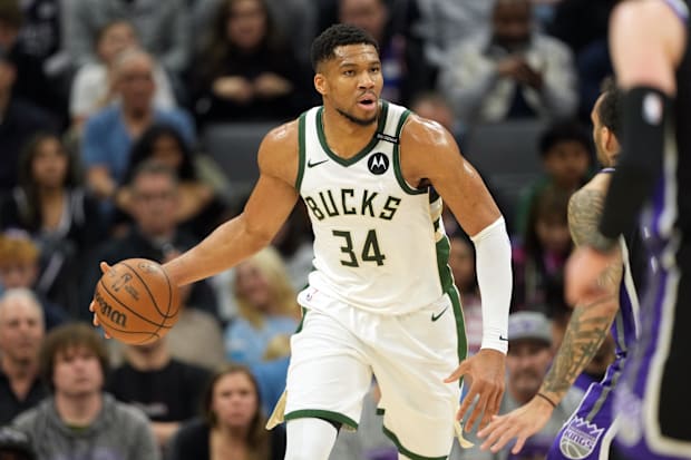 Milwaukee striker Bucks Giannis Antetokounmpo (34)