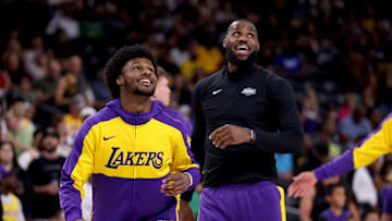 Phoenix Suns v Los Angeles Lakers