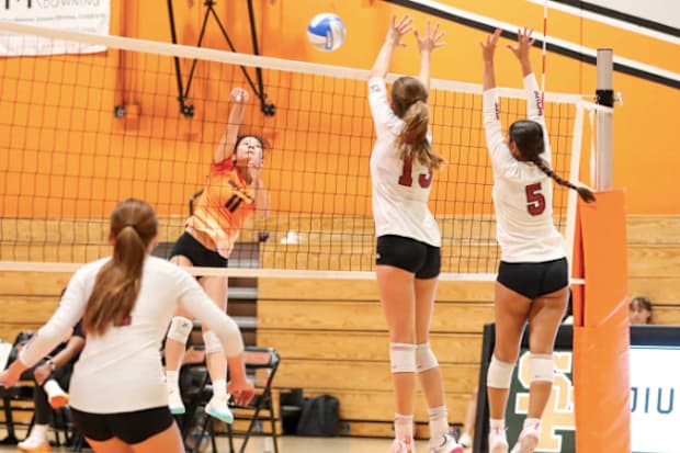 Arcadia vs. South Pasadena in California Varsity high school volleyball clash Aug. 26, 2025