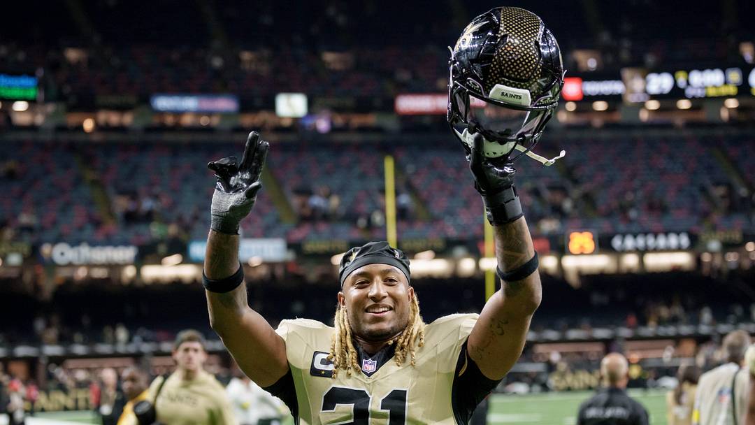 Dec 21, 2025; New Orleans, Louisiana, USA; New Orleans Saints safety Justin Reid (21) smiles as he leaves the field after a game against the New York Jets at Caesars Superdome. Mandatory Credit: Matthew Hinton-Imagn Images