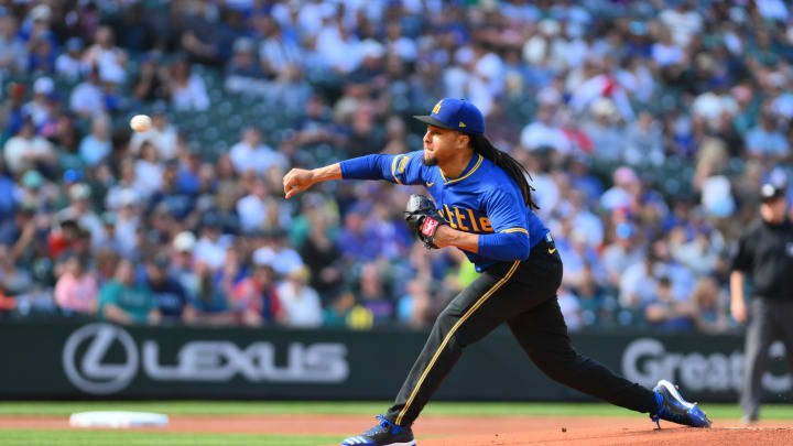 Seattle Mariners starting pitcher Luis Castillo (58) pitches to the New York Mets during the first inning at T-Mobile Park on Aug 11.