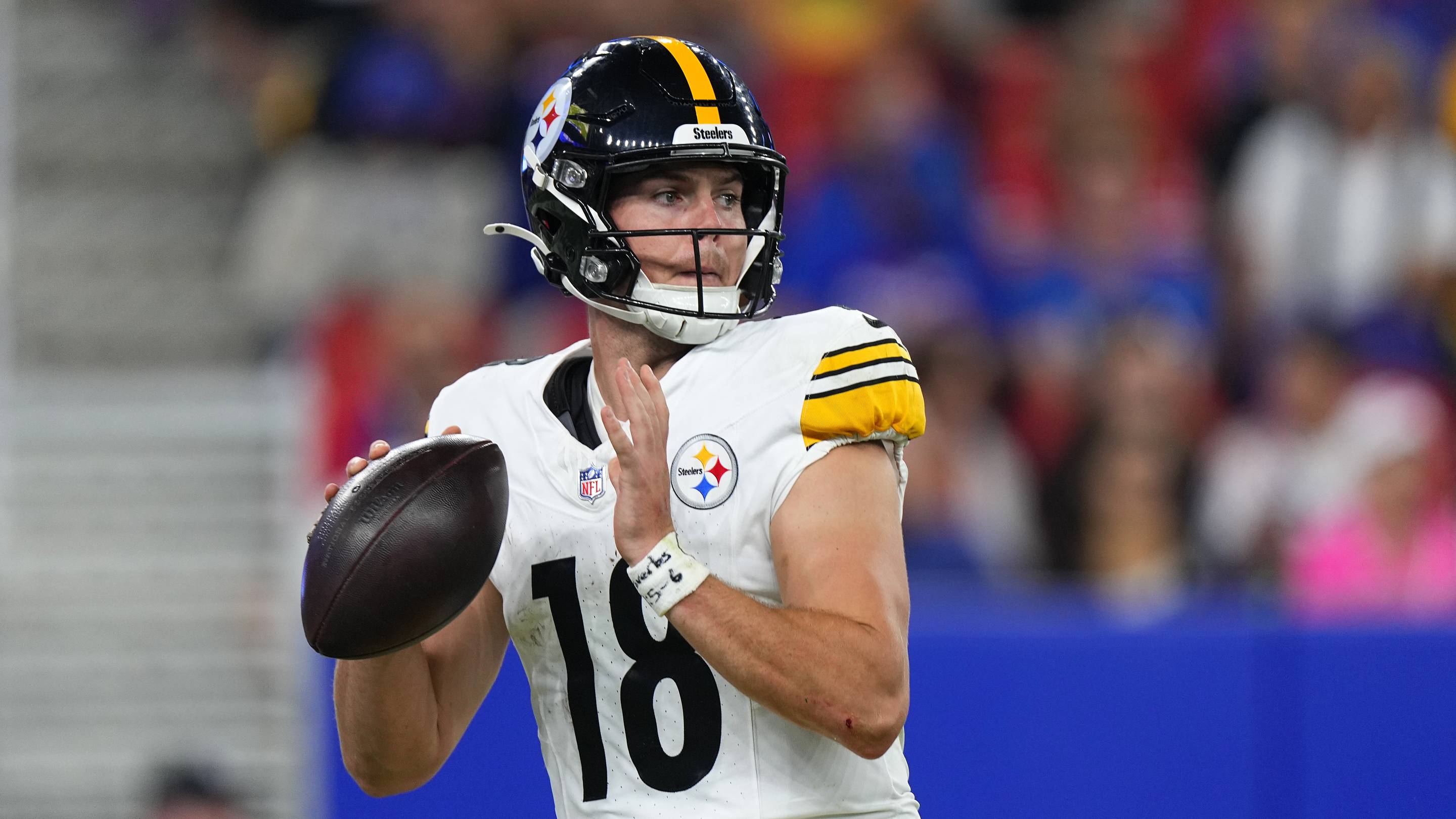 Steelers Make Emergency QB Decision for Falcons Game