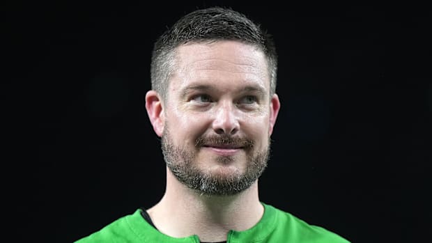 Oregon Ducks dan lanning schedule Dante moore Tennessee Volunteers Kesean Bowman Recruiting NIL Josh Heupel Dakorien Moore 