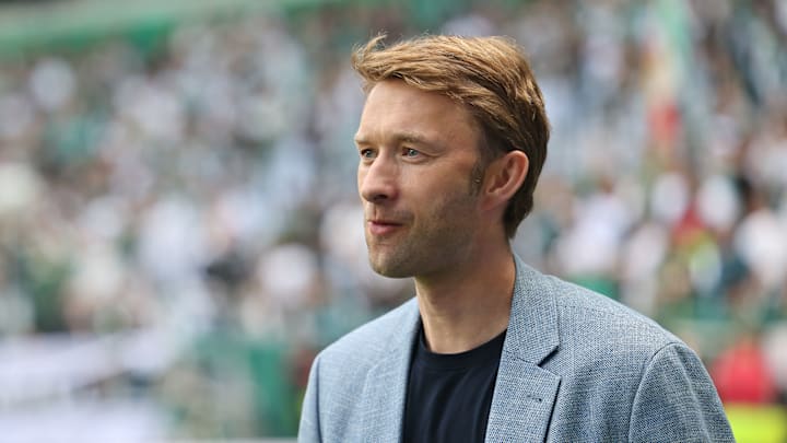 Simon Rolfes sucht den ten-Hag-Nachfolger bei der Werkself Simon Rolfes sucht den ten-Hag-Nachfolger bei der Werkself