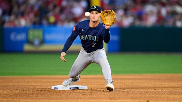 Cole Young (2) makes a catch for a forced out during the first inning against the Los Angeles Angels at Angel Stadium. 