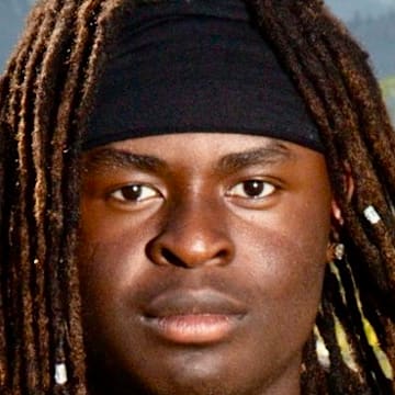 Prin Fox (UNLV) became Cashmere's first legitimate NCAA D1 football commitment since the Ken and Ron Collins of the 1980s.