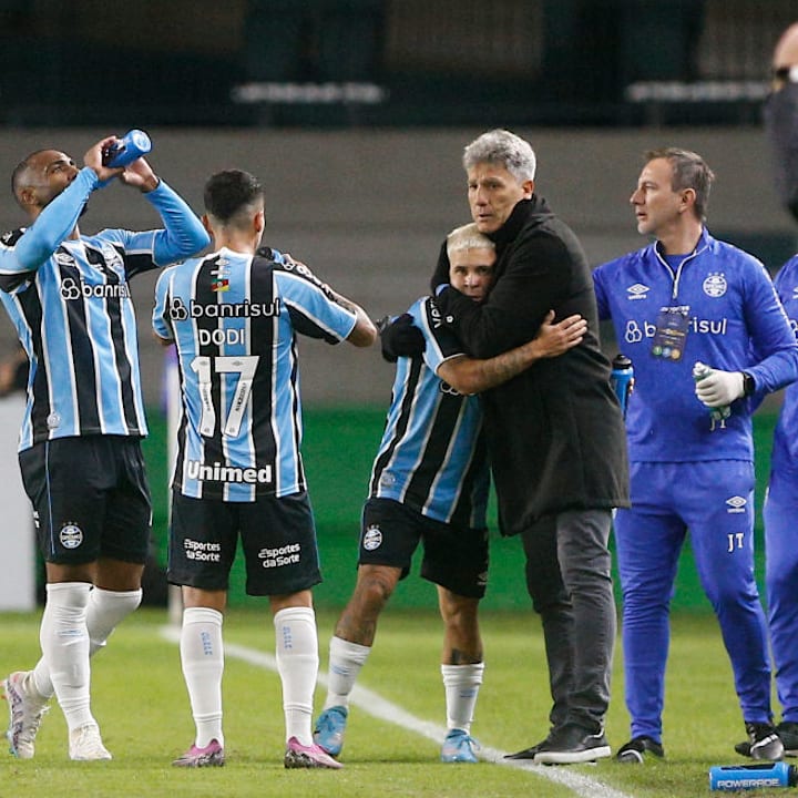 FBL-LIBERTADORES-GREMIO-STRONGEST