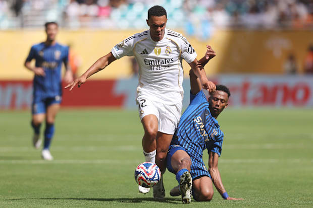 Trent Alexander-Arnold, Nasser Al Dawsari
