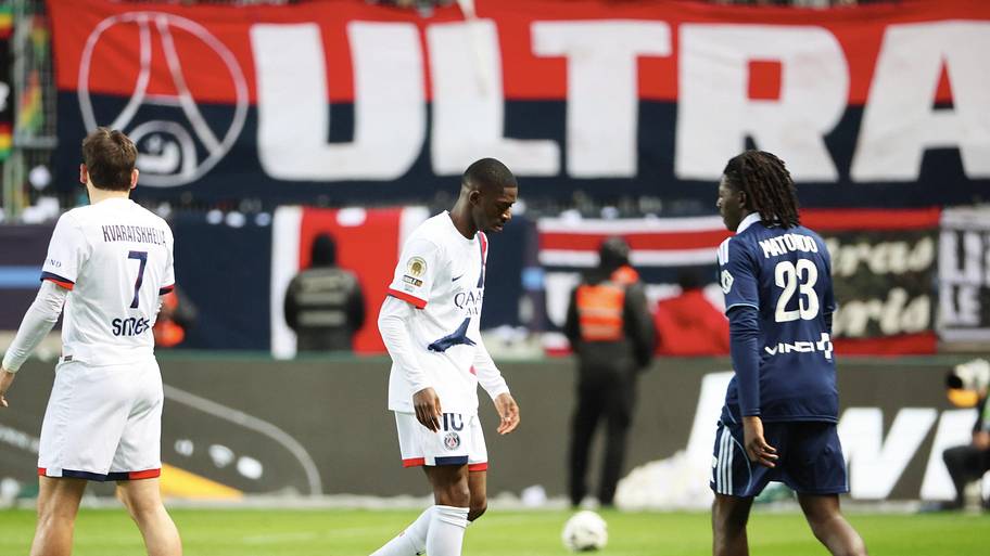 Ousmane Dembélé trudging off the pitch.