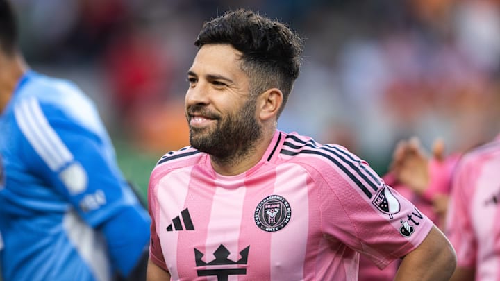 Jordia Alba renewed his contract with Inter Miami through 2027.