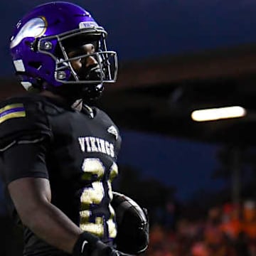 Puyallup hands Graham-Kapowsin its first loss, moves to No. 1 in rankings.