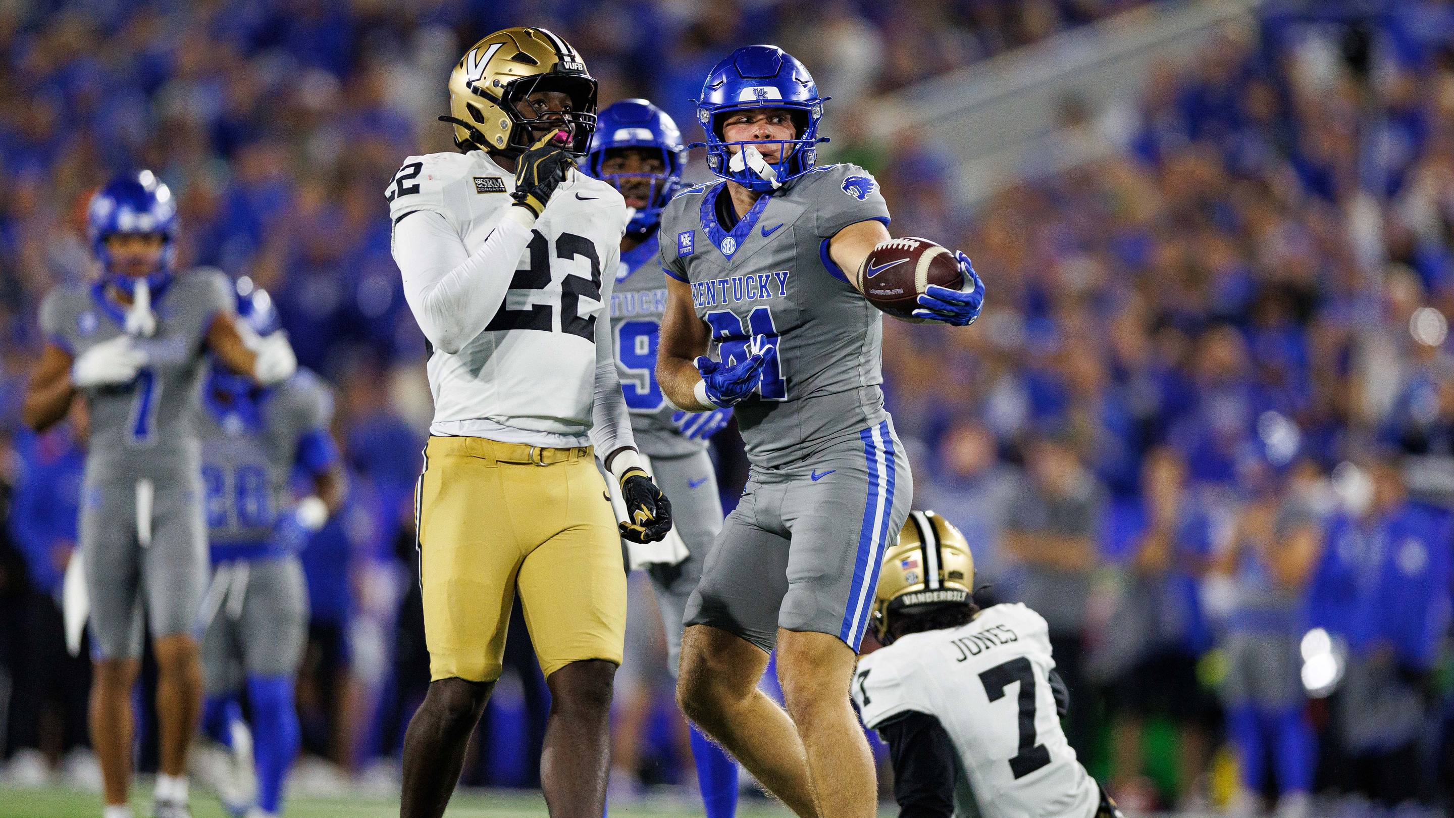 Vanderbilt Loses to No. 12 Kentucky, Drops Fifth Straight Game