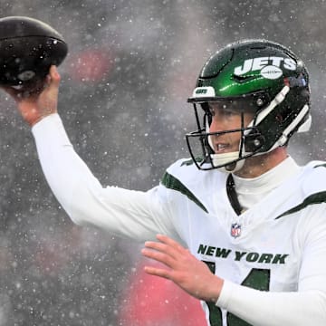 New York Jets quarterback Trevor Siemian throws the ball against the New England Patriots. Mandatory Credit: Brian Fluharty-Imagn Images
