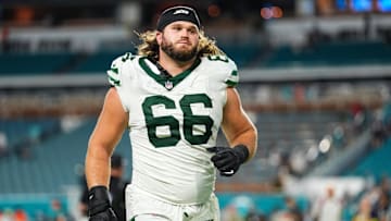 New York Jets right guard Joe Tippmann