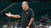 Houston Cougars head coach Kelvin Sampson reacts against the Notre Dame Fighting Irish in the 2025 Players Era Festival at MGM Grand Garden Arena. 