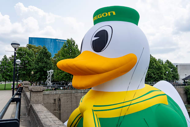 Oregon Ducks mascot inflatable duck las vegas big ten media days dan lanning nike marketing penn state james franklin ni