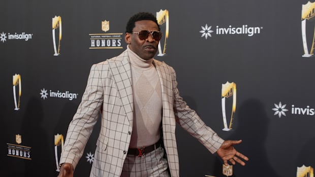 Feb 8, 2024; Las Vegas, NV, USA; Michael Irvin on the red carpet before the NFL Honors show at Resorts World Theatre. Mandato