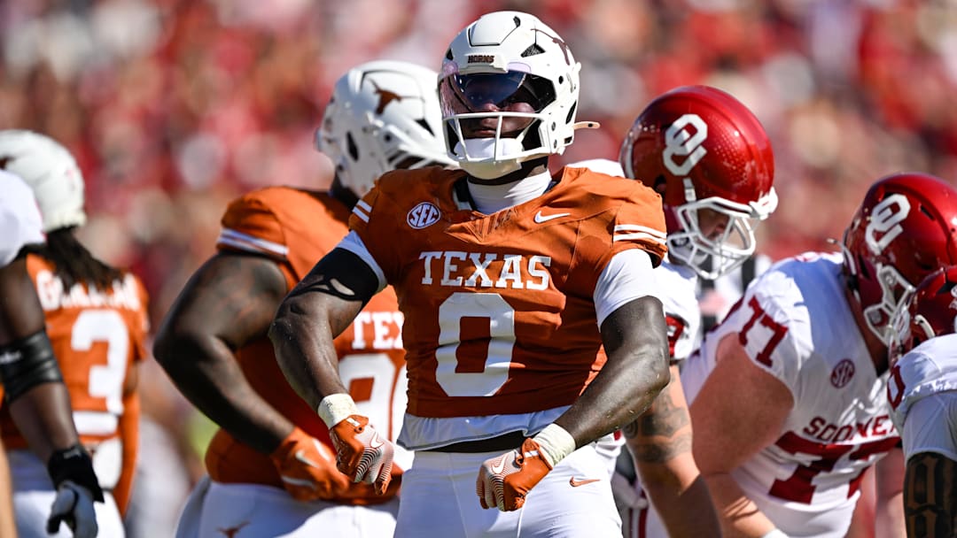 Texas Longhorns linebacker Anthony Hill Jr. celebrates during the game between the Texas Longhorns and the Oklahoma Sooners 