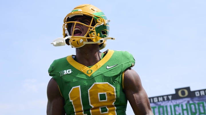 Oregon Ducks tight end Kenyon Sadiq 