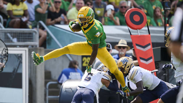 Oregon Ducks Penn State Nittany Lions Montana State BobcatsDakorien Moore Dante Moore Dan Lanning Tez Johnson Traeshon Holde