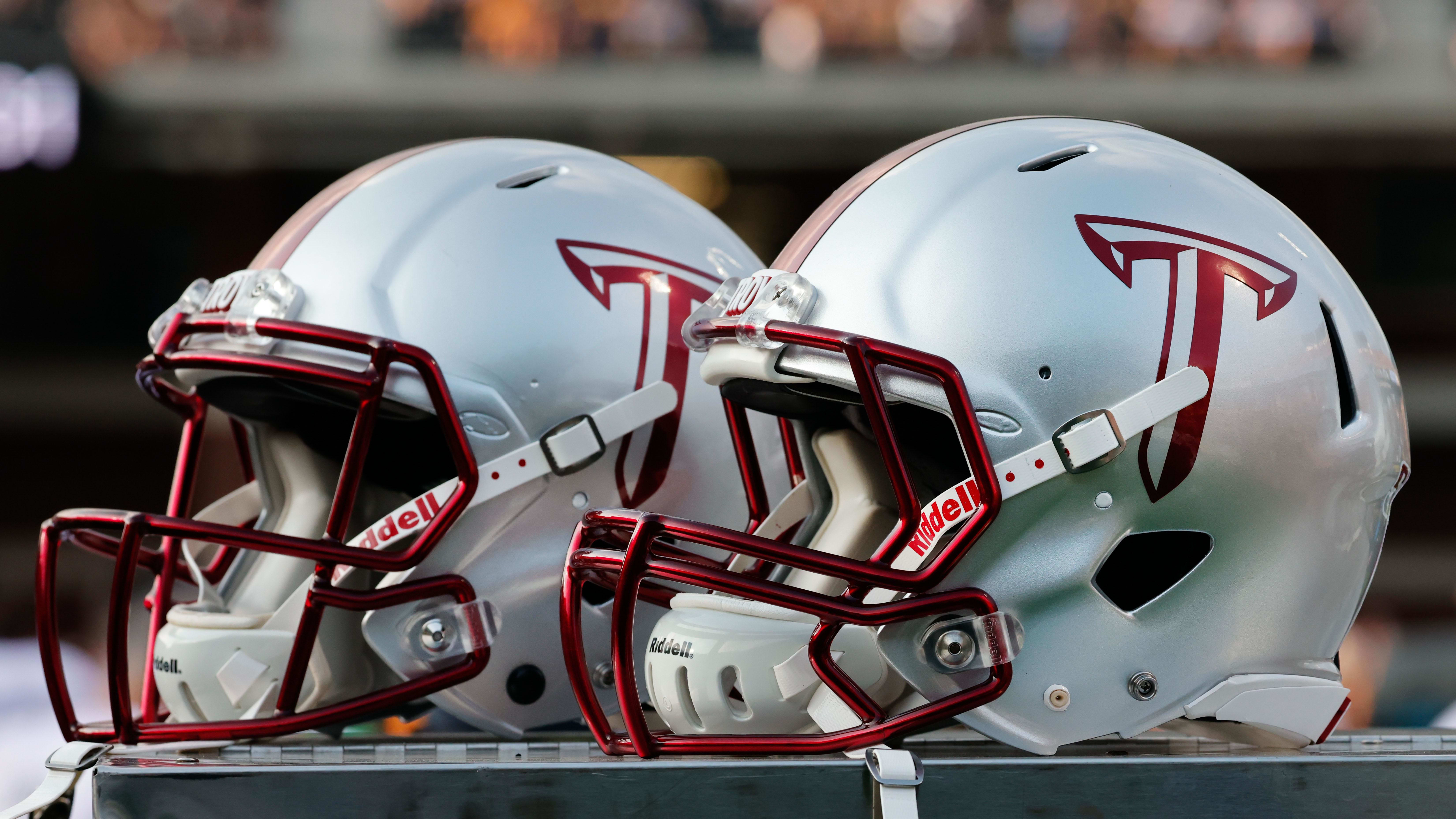 RECRUITING: 2025 3-Star Edge Rusher Commits To Troy Trojans