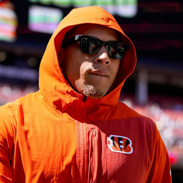 Cincinnati Bengals wide receiver Jermaine Burton (81) takes the field in sweats during warmups before the NFL Week 1 game between the Cleveland Browns and the Cincinnati Bengals at Huntington Bank Field in Cleveland on Sunday, Sept. 7, 2025.
