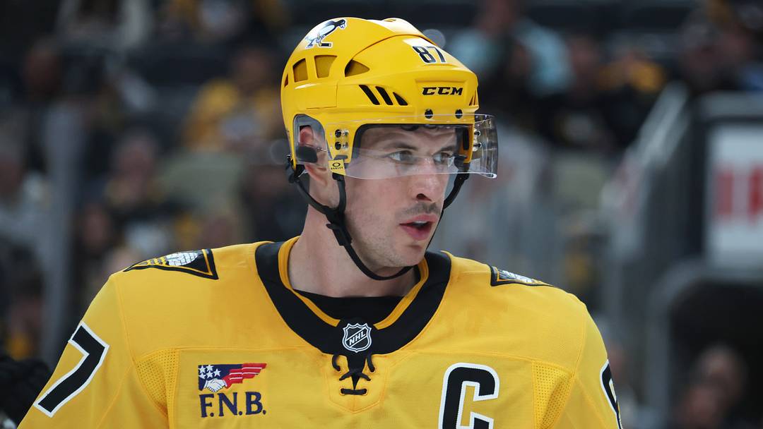 Pittsburgh Penguins center Sidney Crosby Pittsburgh Penguins center Sidney Crosby