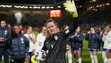 USWNT's Alyssa Naeher waves to crowd during international friendly vs Netherlands