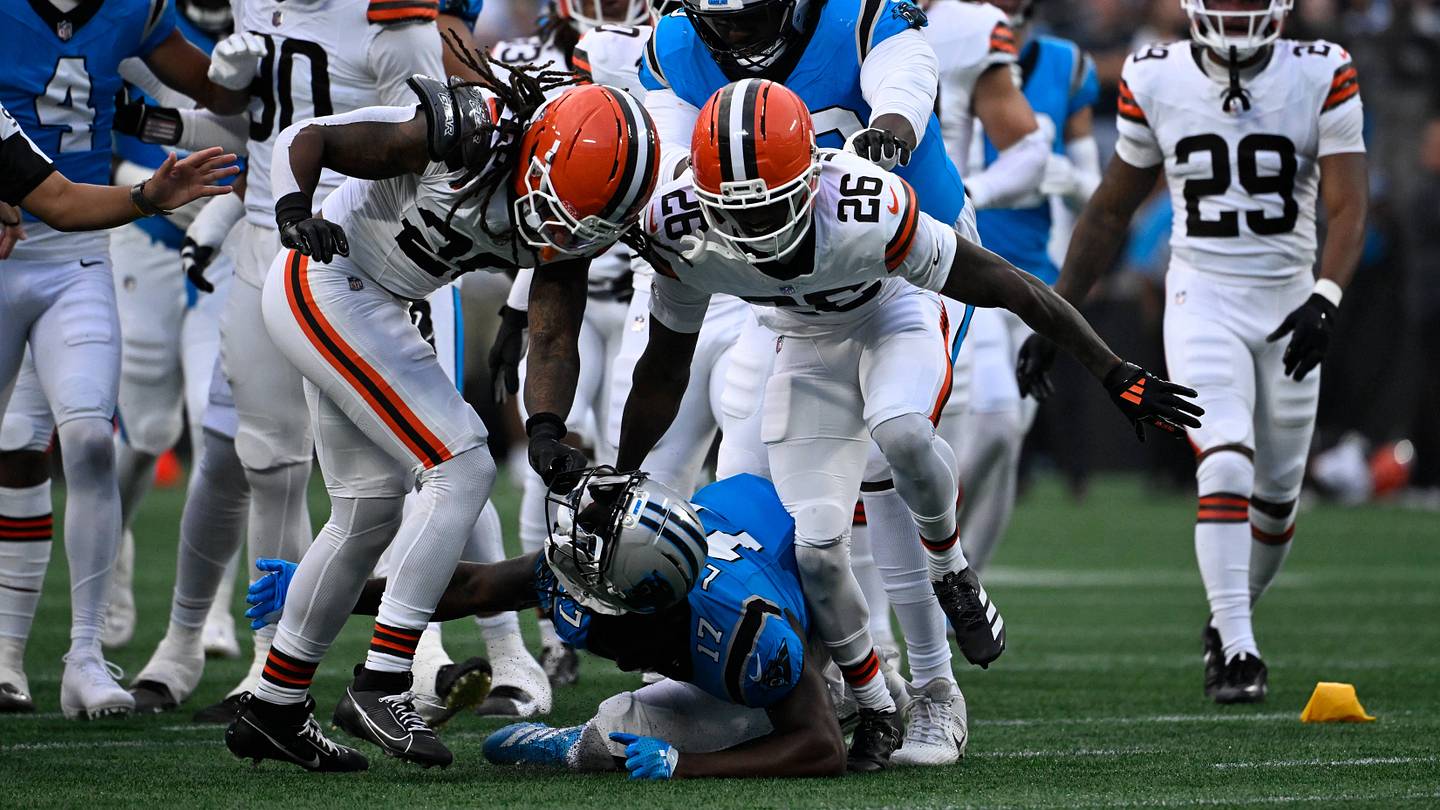 panthers-xavier-legette-apologizes-to-fans-after-being-ejected-from