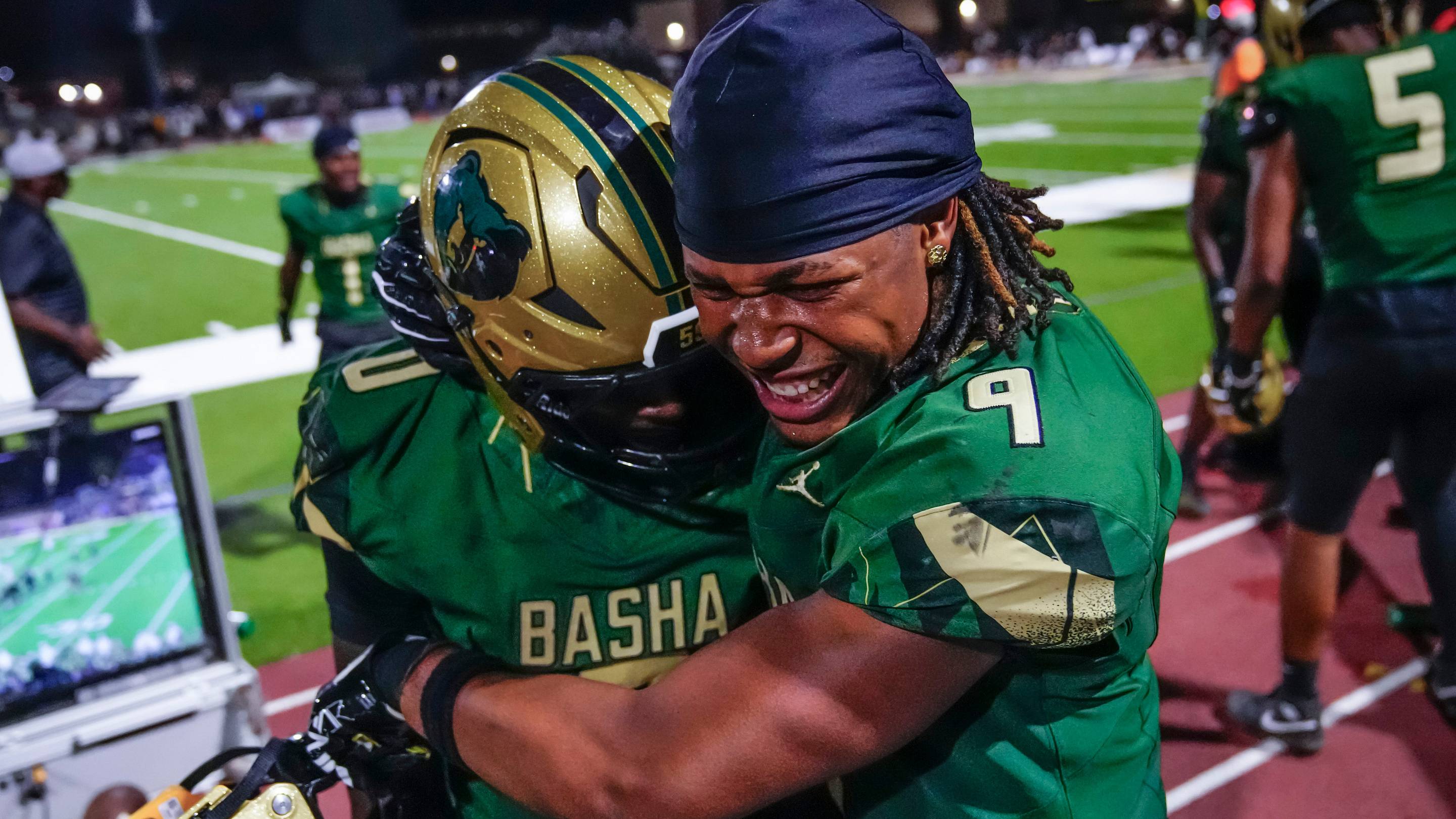Basha vs. Orange Lutheran Live Stream: How to Watch Arizona-California Football Showdown