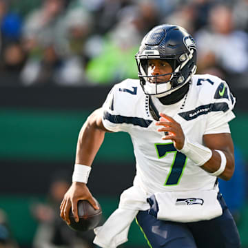 Seattle Seahawks quarterback Geno Smith with the ball during the first quarter against the New York Jets.