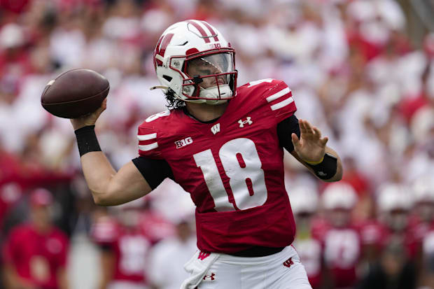 Wisconsin, QB Danny O'Neil