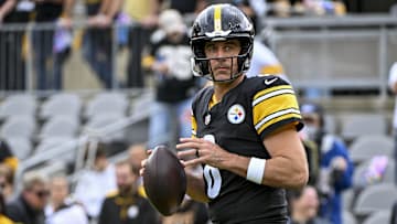 Oct 12, 2025: Pittsburgh Steelers quarterback Aaron Rodgers warms up at Acrisure Stadium.