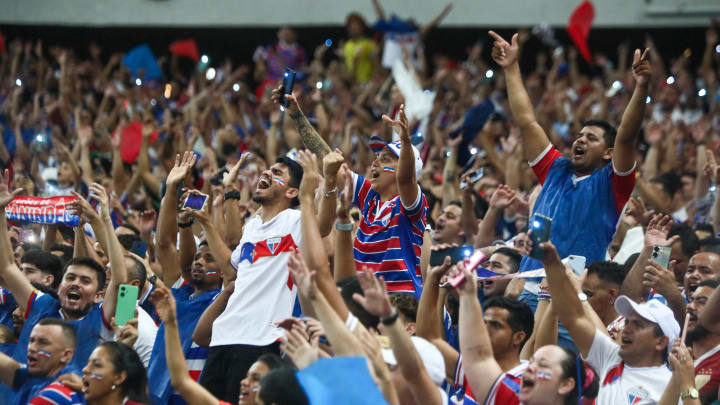 Torcida do Leão dando seu show característico em Fortaleza x Corinthians